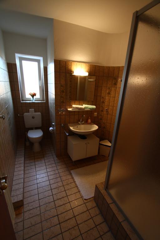 Christianes Gaestehaus デュッセルドルフ エクステリア 写真
