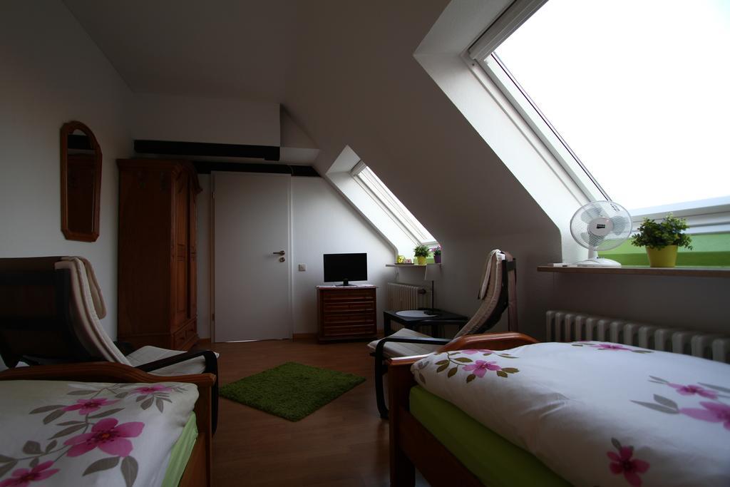 Christianes Gaestehaus デュッセルドルフ エクステリア 写真