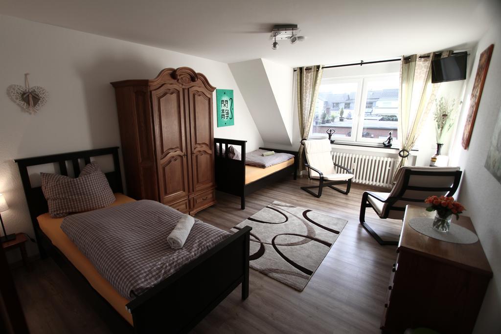 Christianes Gaestehaus デュッセルドルフ エクステリア 写真
